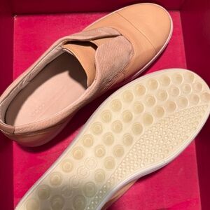 Ecco Soft 7 Ladies size 11-11.5